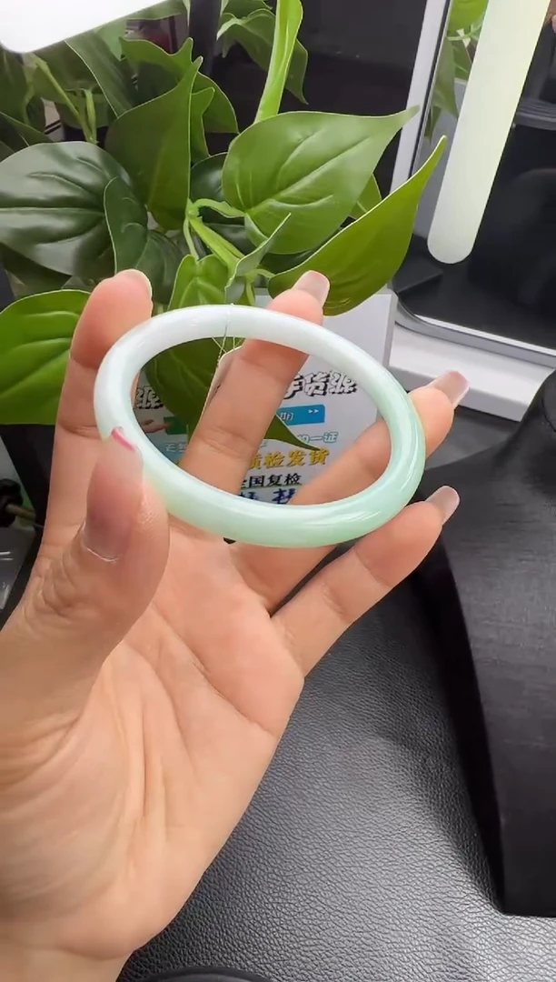 【闪购商品】翡翠手镯未镶嵌K683-9 手镯 50-52圈