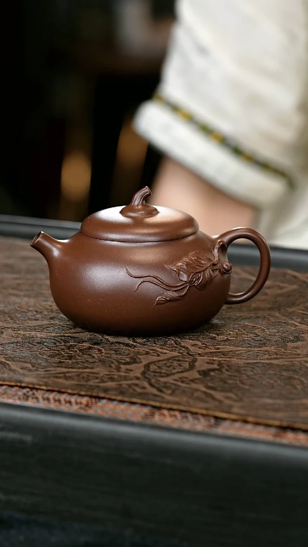 茶壶紫砂福瓜壶 一物见春