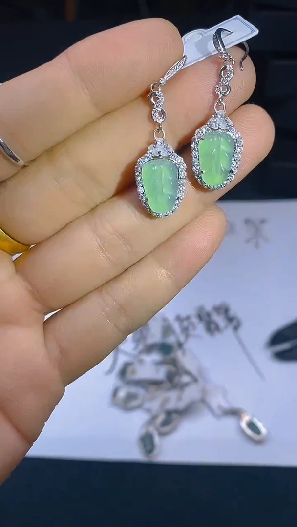 【闪购商品】翡翠耳饰未镶嵌天然A货翡翠随机多样性发货