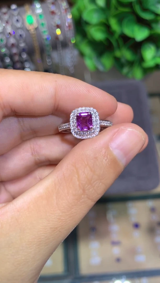 戒指彩色蓝宝石18K金镶嵌1.03CT