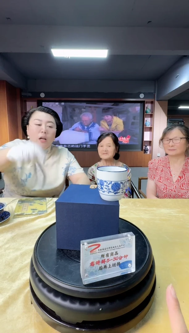 张文月老师扒花茶壶3带收藏证书