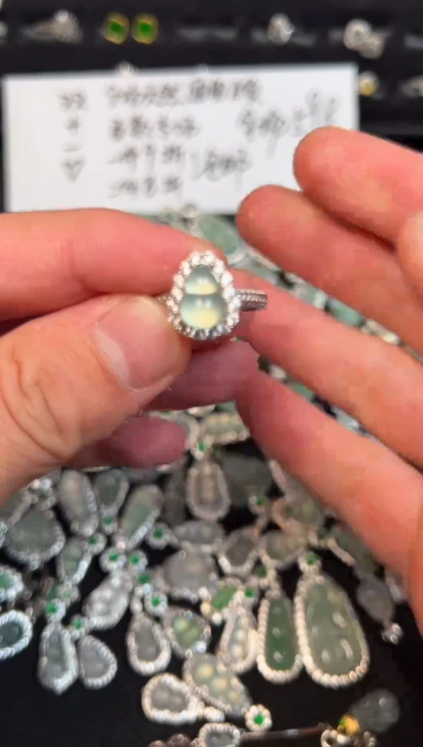 银S925镶嵌戒指翡翠葫芦