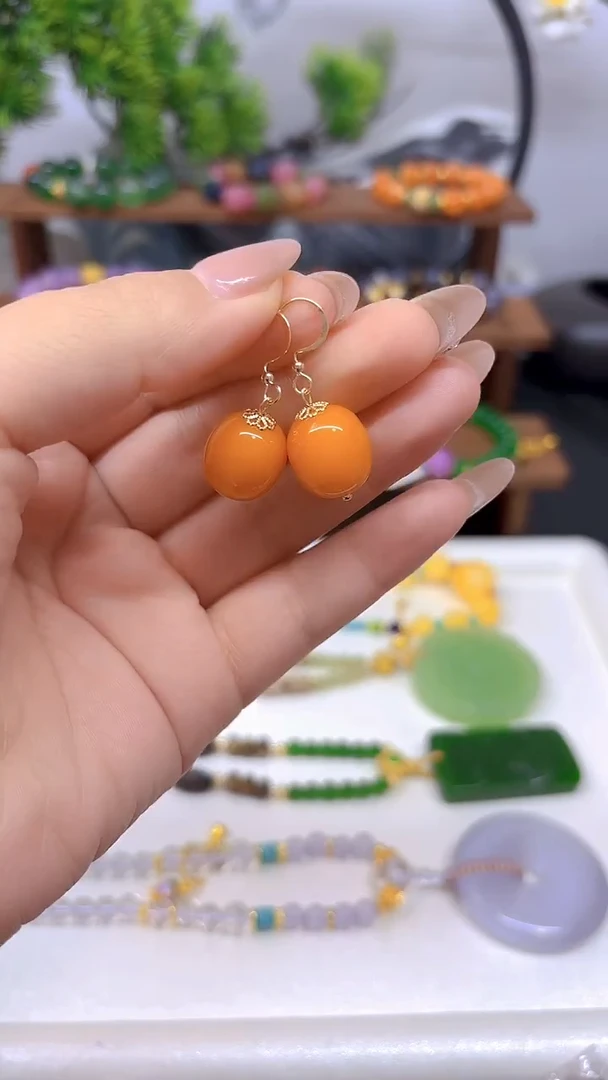 14K金镶嵌蜜蜡耳饰E72