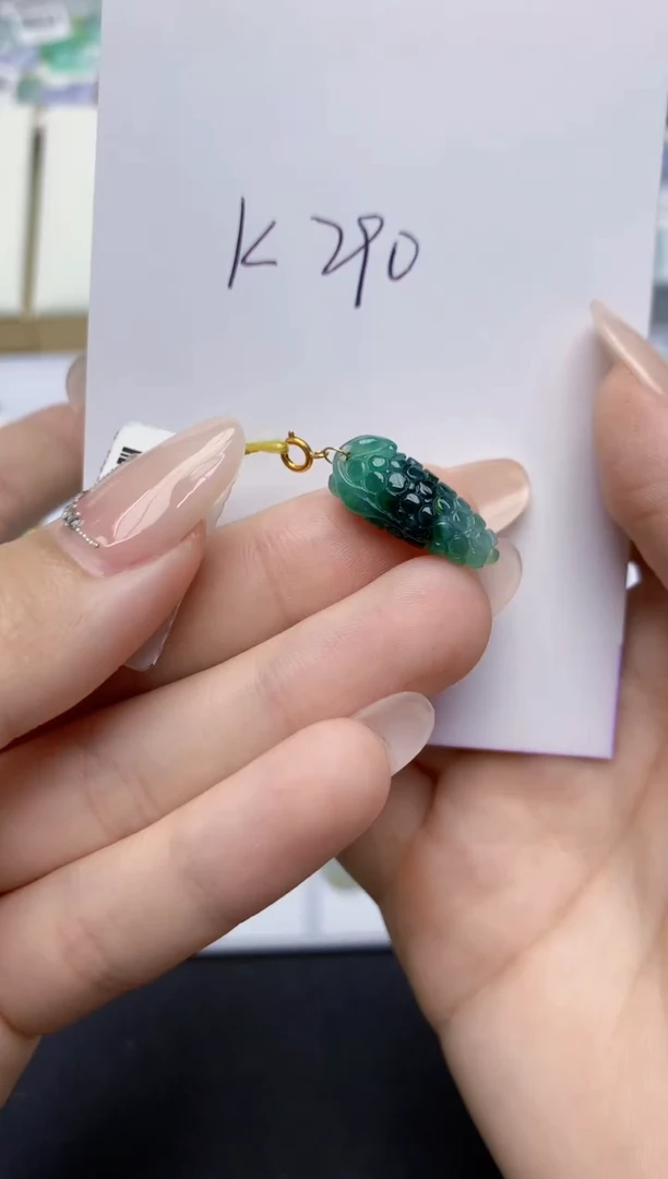 翡翠未镶嵌颈饰天然缅甸翡翠A货