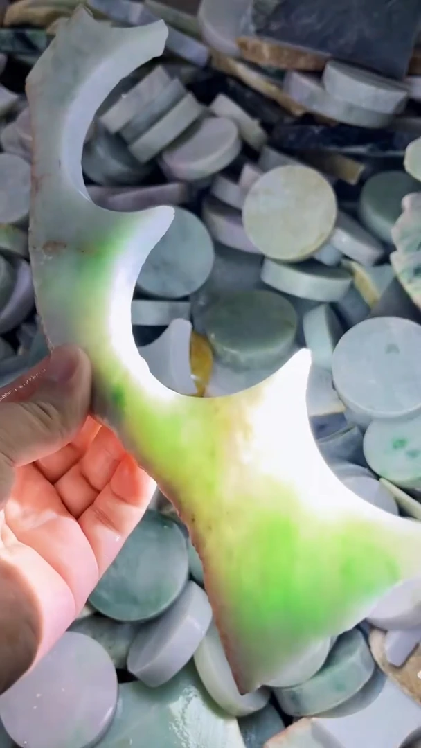 【闪购商品】翡翠挂件未镶嵌A货康壹254