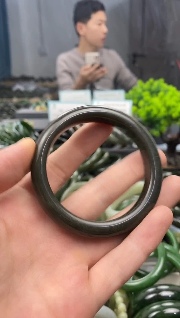 未镶嵌手镯和田玉56.4