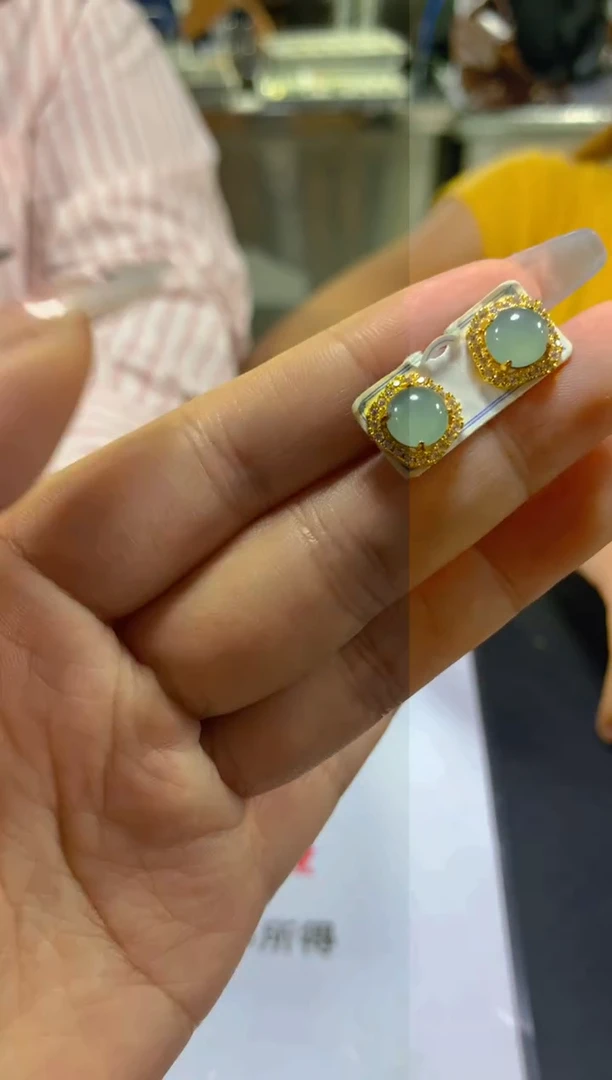 未镶嵌翡翠耳饰多样性发一