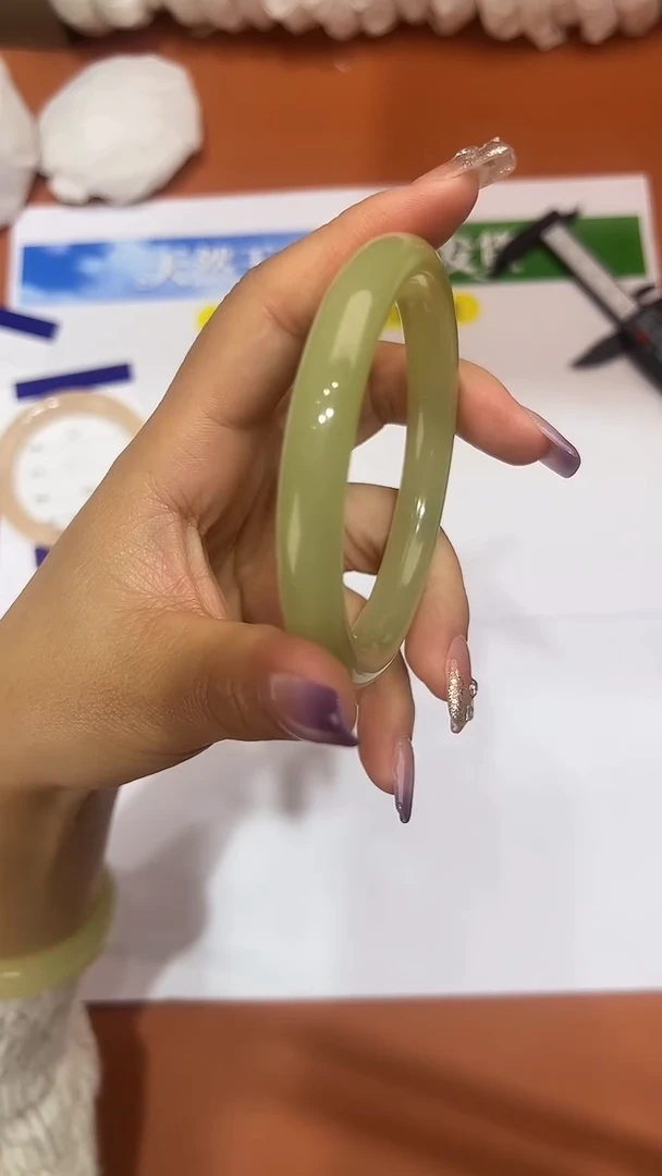 未镶嵌手镯石英质玉黄口圈口58