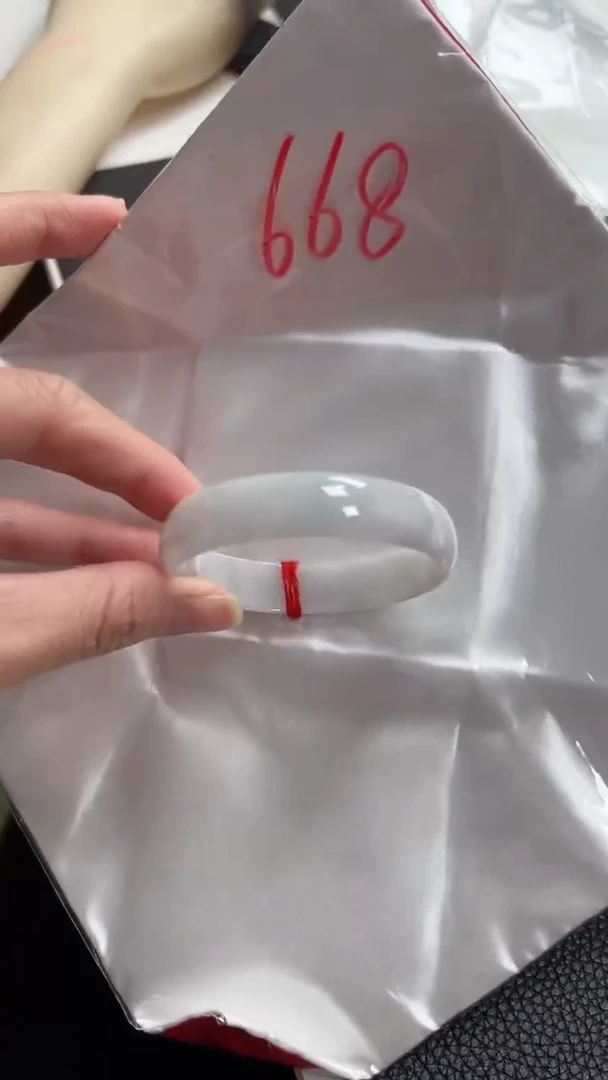 【闪购商品】翡翠手镯未镶嵌圈口53