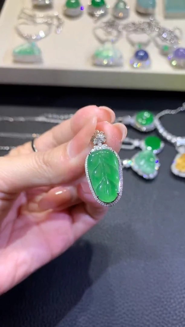 【闪购商品】翡翠吊坠(不含链)18K金镶嵌32-叶子（无鉴赏