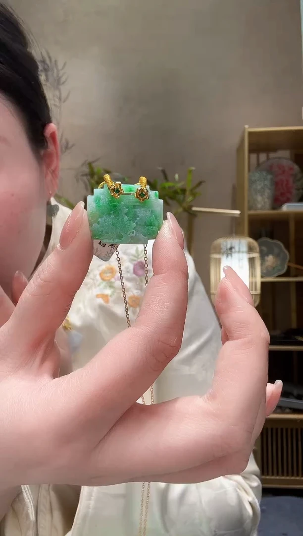 【闪购商品】翡翠颈饰未镶嵌吊坠