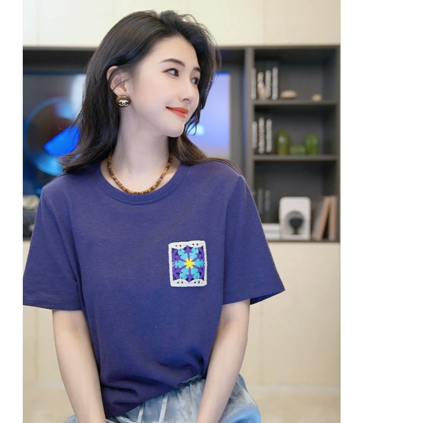 X圆领白色蓝色T恤罗马图案雪花刺绣双色杏色T恤 S25308