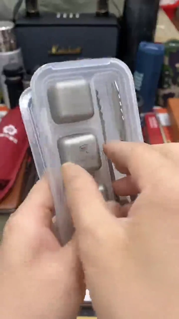 瓷片闪购商品 如图所示