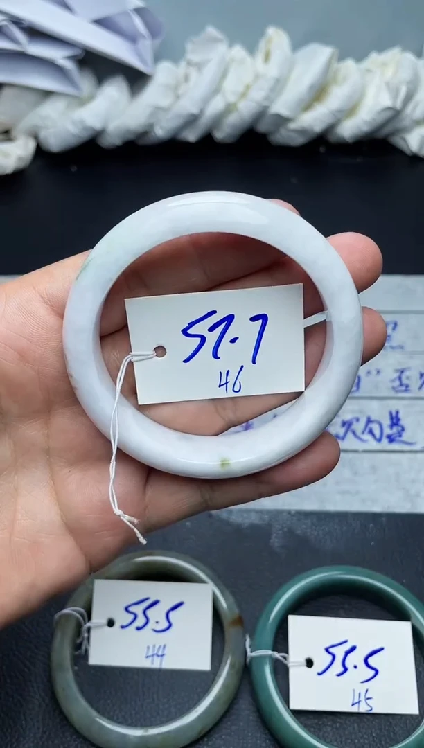 未镶嵌手镯翡翠46