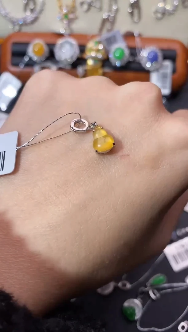 【闪购商品】翡翠吊坠(不含链)18K金镶嵌吊坠