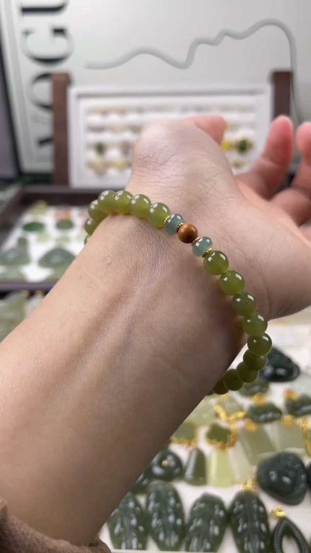 未镶嵌手串和田玉1