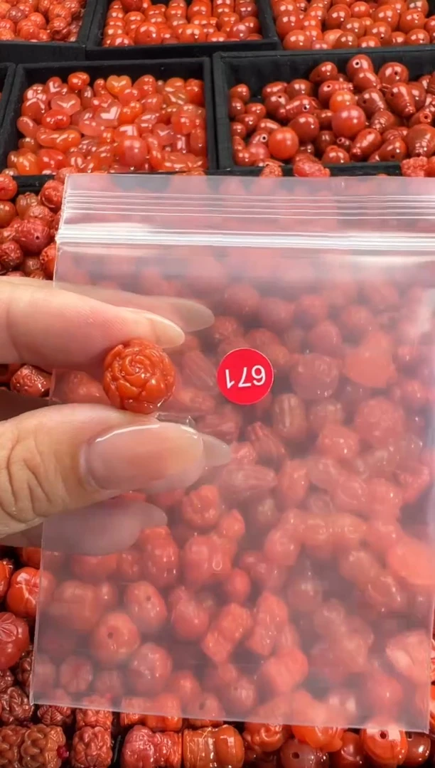 颈饰未镶嵌南红玛瑙1