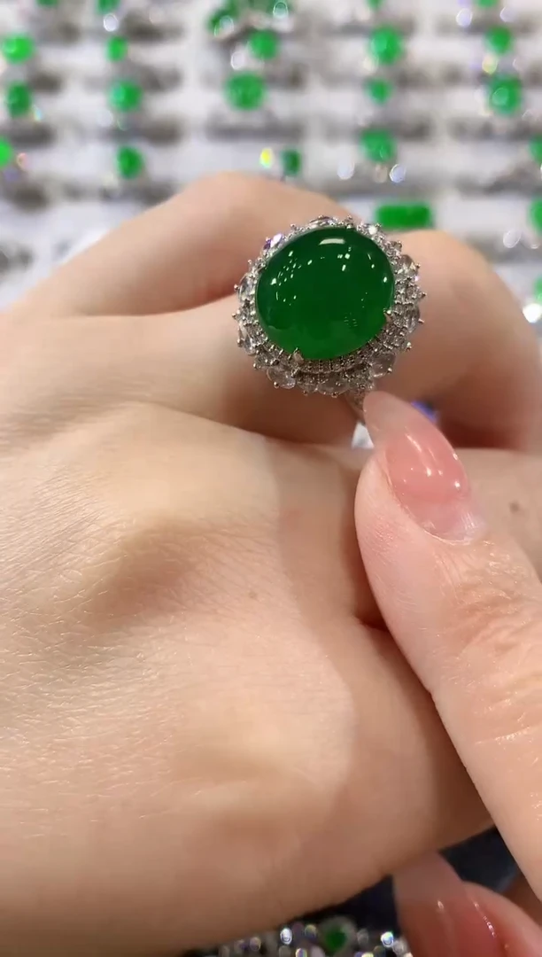 18K金镶嵌戒指翡翠A178