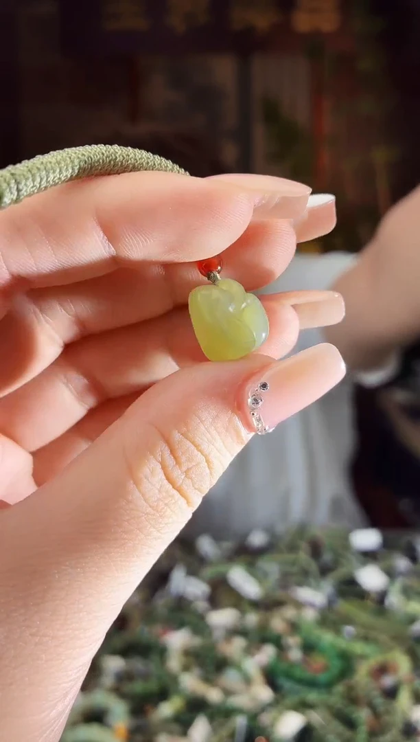 和田玉未镶嵌颈饰拍一发一