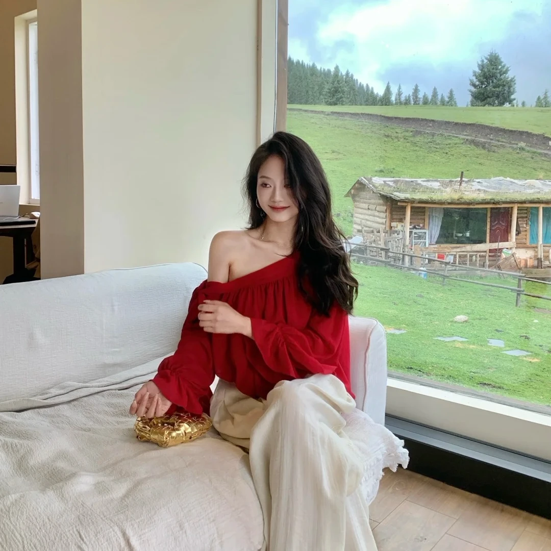 法式小资上衣女2025秋时尚时髦洋气高级感超好看别致漂亮红色衬衫