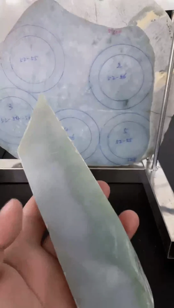 【闪购商品】定制翡翠未镶嵌多样性随机发其一