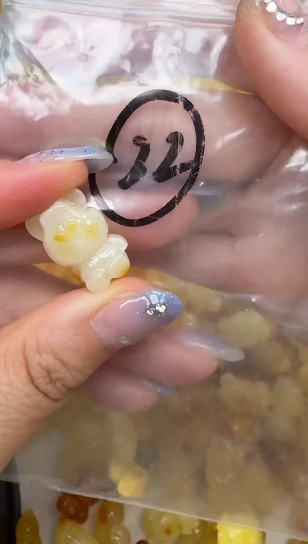 裸石琥珀未镶嵌如图