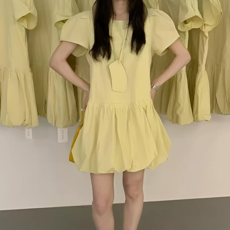 纯色可爱蓬蓬花苞小众夏季气质韩版减龄连衣裙小个子甜美设计感