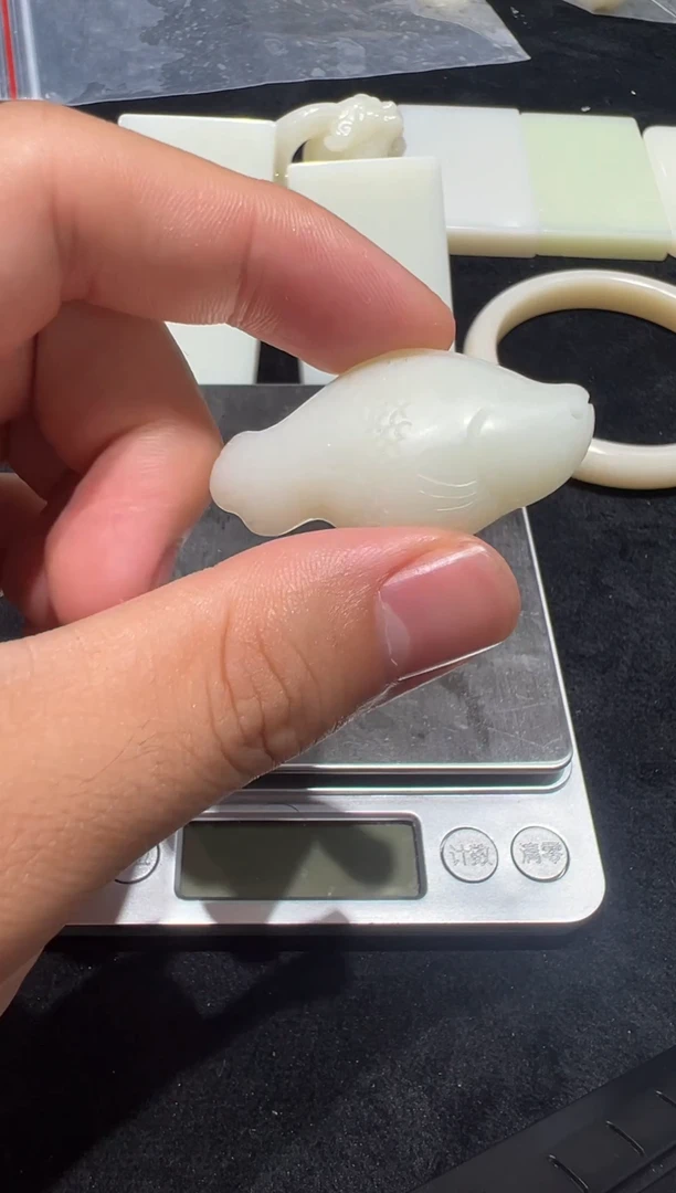 和田玉未镶嵌颈饰玉坠