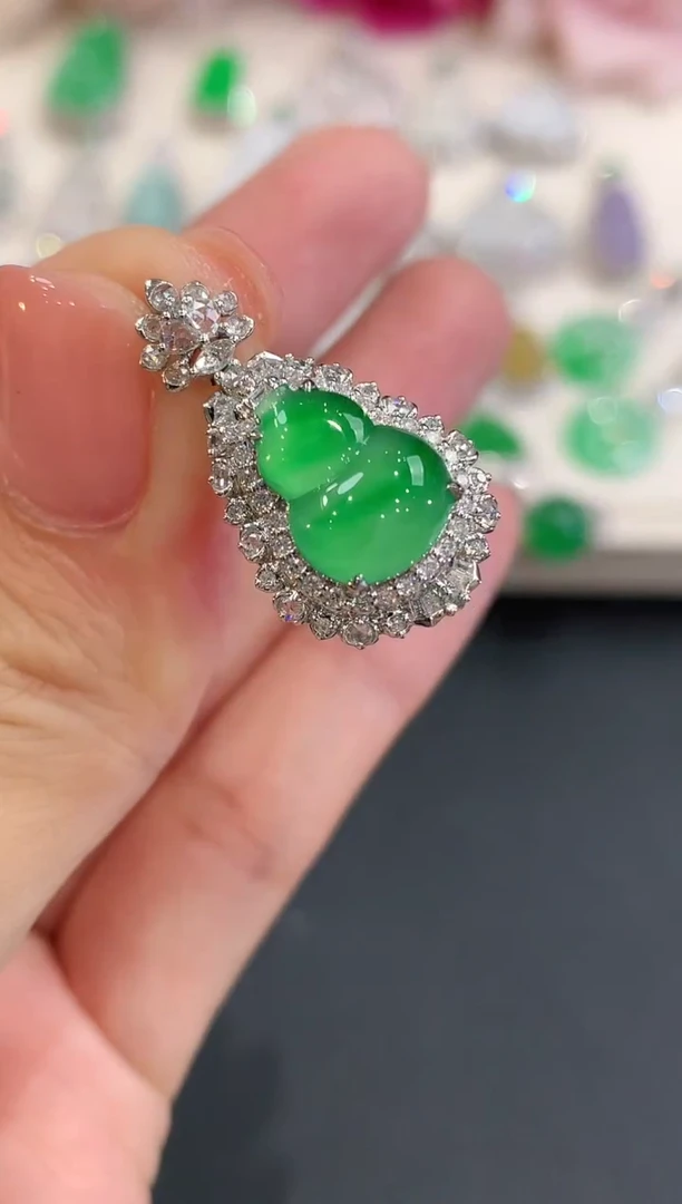 吊坠(不含链)18K金镶嵌翡翠a189