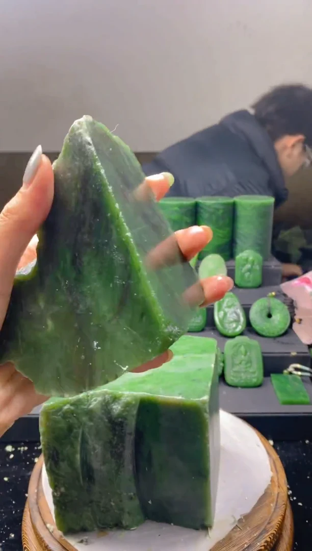 未镶嵌和田玉（碧玉）珠宝半成品1
