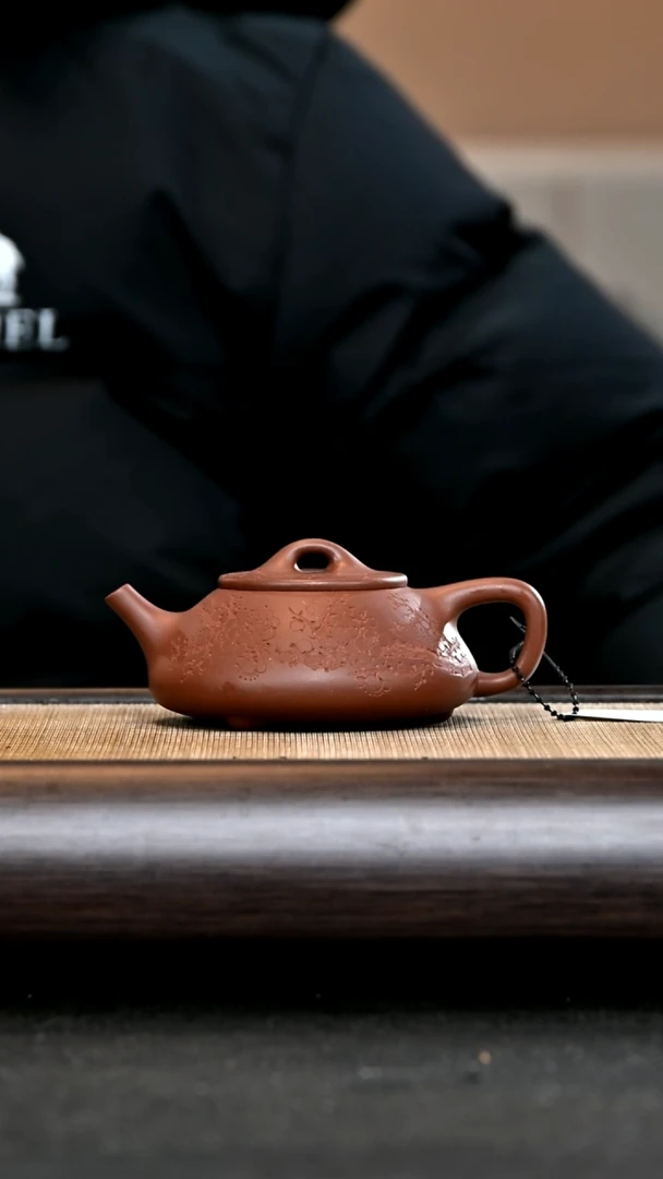 【闪购商品】紫砂茶壶吴俊涛 小石瓢 刻梅