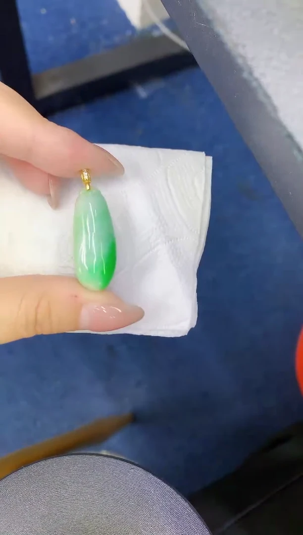 颈饰未镶嵌翡翠缅甸天然翡翠A货