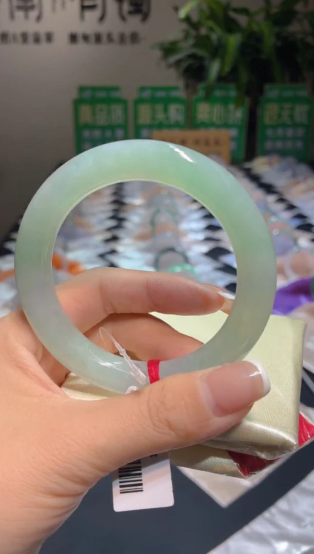 未镶嵌手镯翡翠38,全款5.98W，定金2W