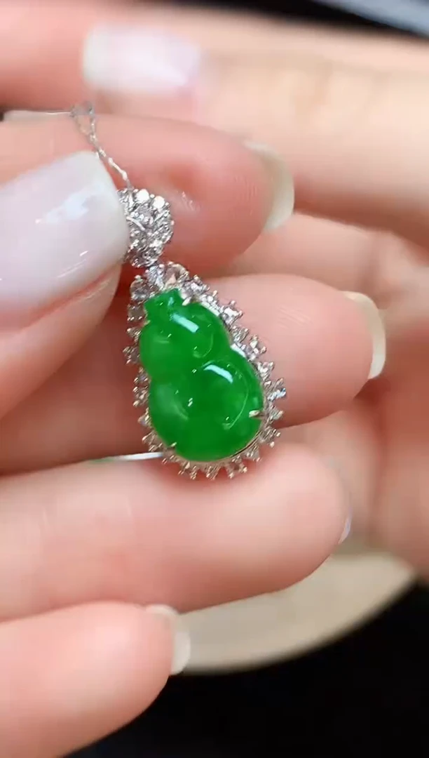 吊坠(不含链)18K金镶嵌翡翠42