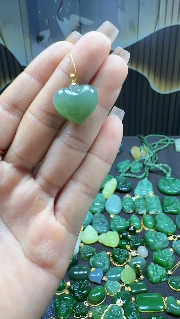 和田玉18K金镶嵌吊坠(不含链)1