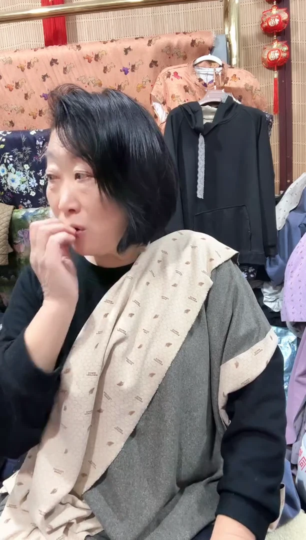 石墨烯灰绿1米布料