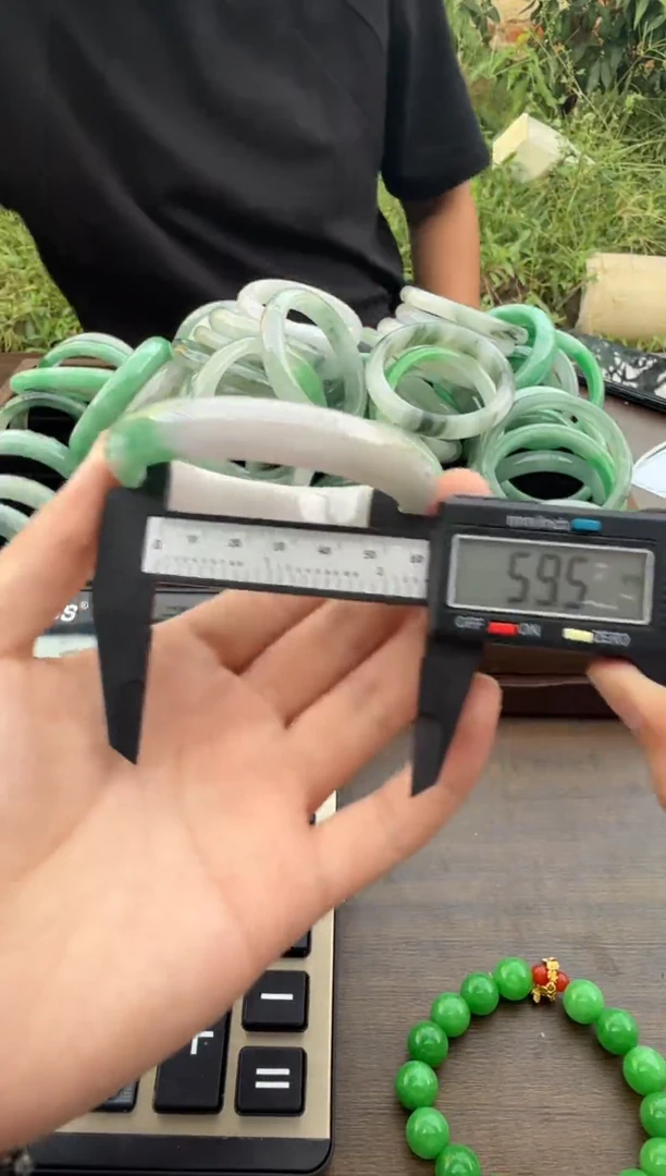 未镶嵌手镯翡翠A78