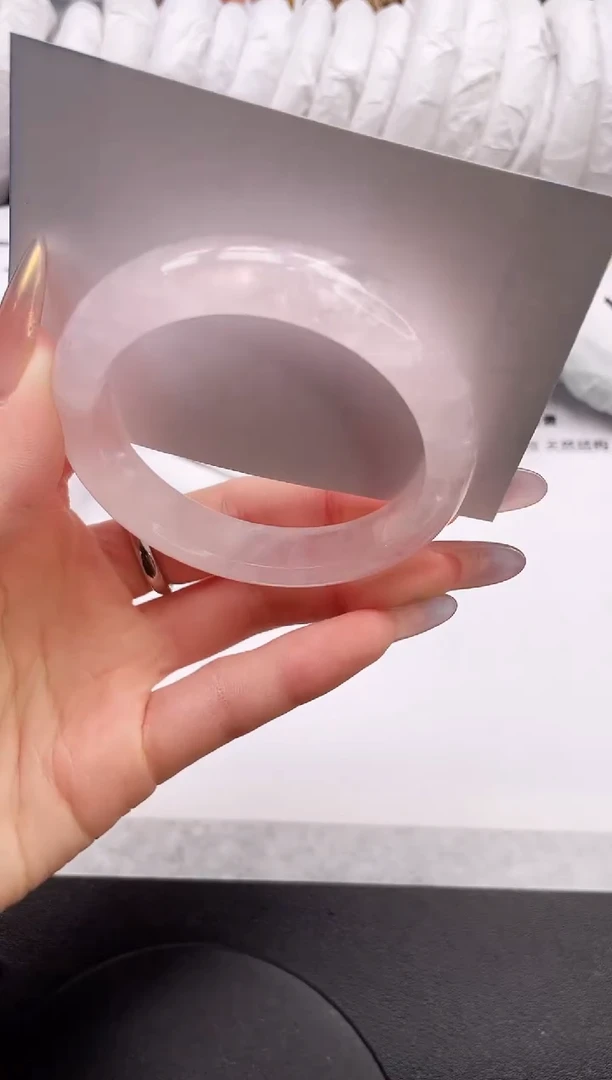 【闪购商品】石英质玉手镯未镶嵌17K251-53