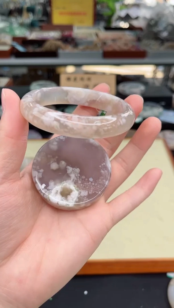 【闪购商品】石英质玉手镯未镶嵌58圈口（赠品镯心）34562542