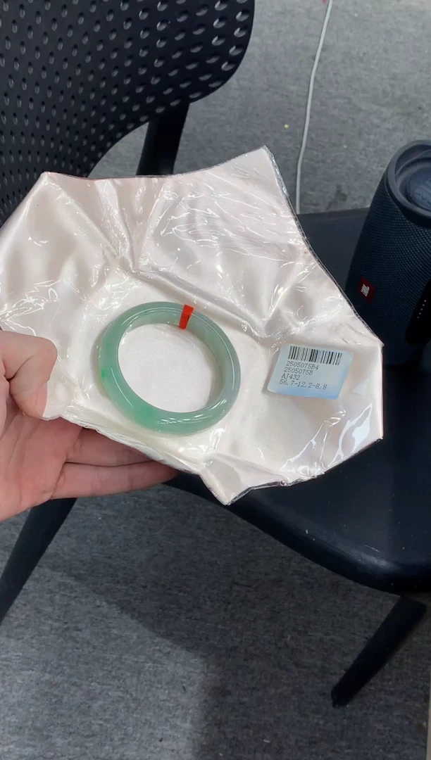 未镶嵌手镯翡翠翡翠手镯