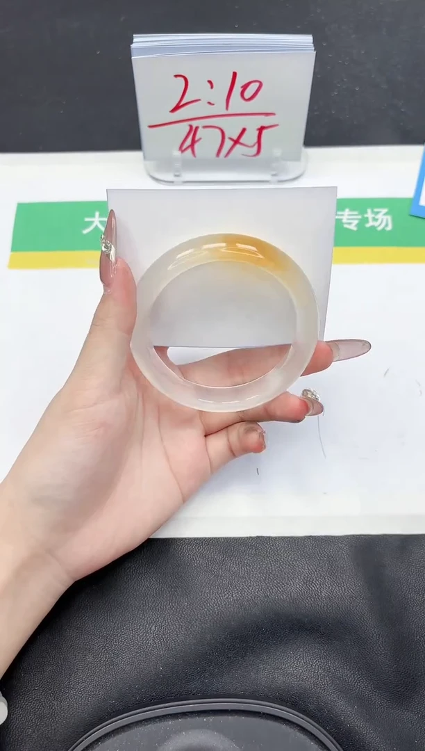 【闪购商品】石英质玉手镯未镶嵌245-61
