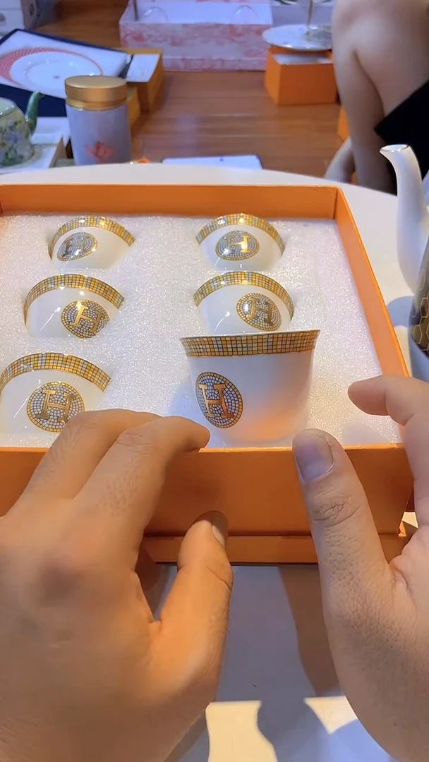 鸿辉家品牌瓷器，京东包邮！