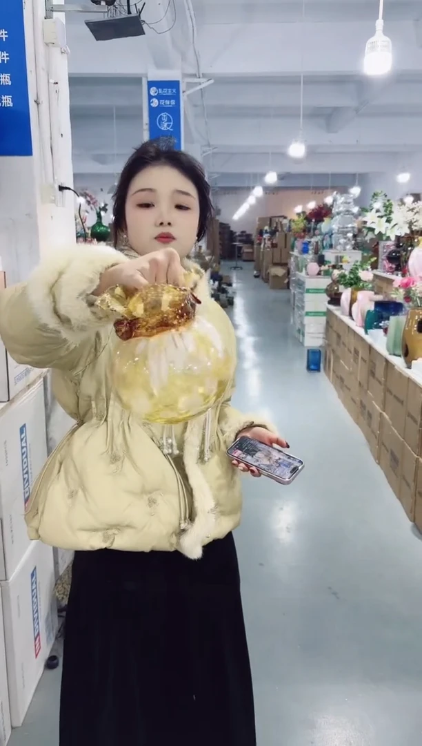 【闪购商品】玻璃私花主义花瓶厂-微瑕-SC9M