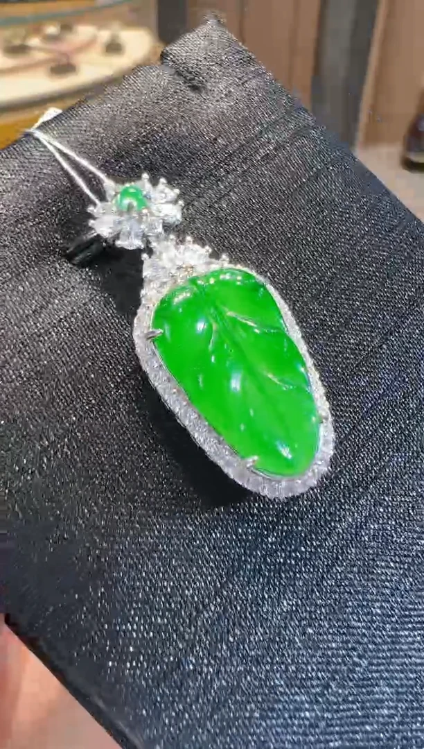 【闪购商品】翡翠吊坠(不含链)银S925镶嵌多样性发货一件