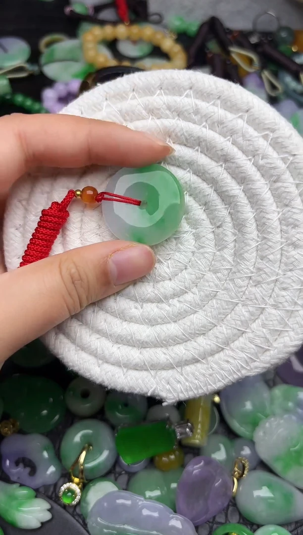 颈饰未镶嵌翡翠缅甸翡翠吊坠