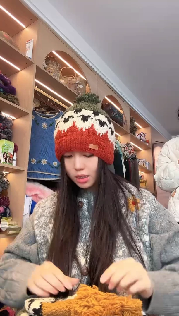 羊毛橘绿群羊单球帽