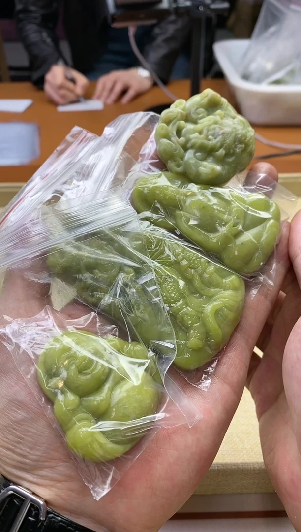 【闪购商品】蛇纹石玉其它未镶嵌多样性发货一个