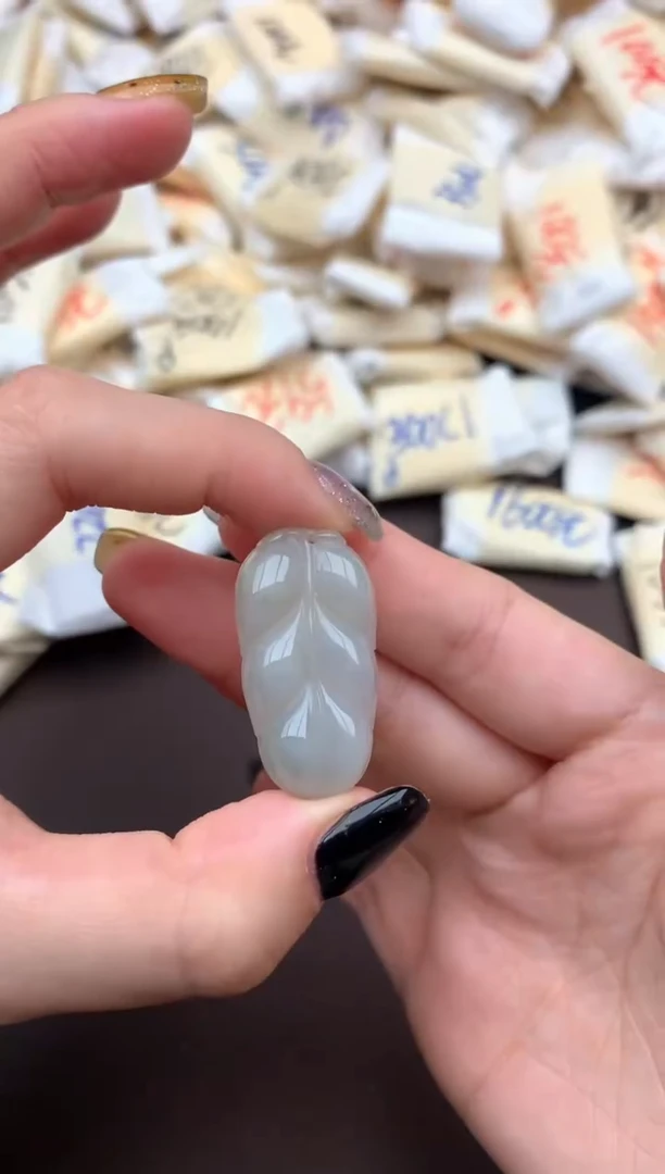 翡翠挂件未镶嵌一福利