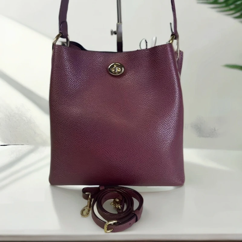 95新 COACH/蔻驰 酒红色水桶单肩包G25100522尺寸27*25