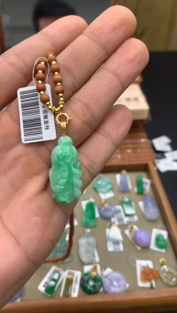 吊坠(不含链)18K金镶嵌翡翠白菜